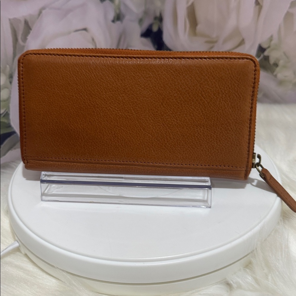 Vilenca Leather Wallet - Picture 8 of 8